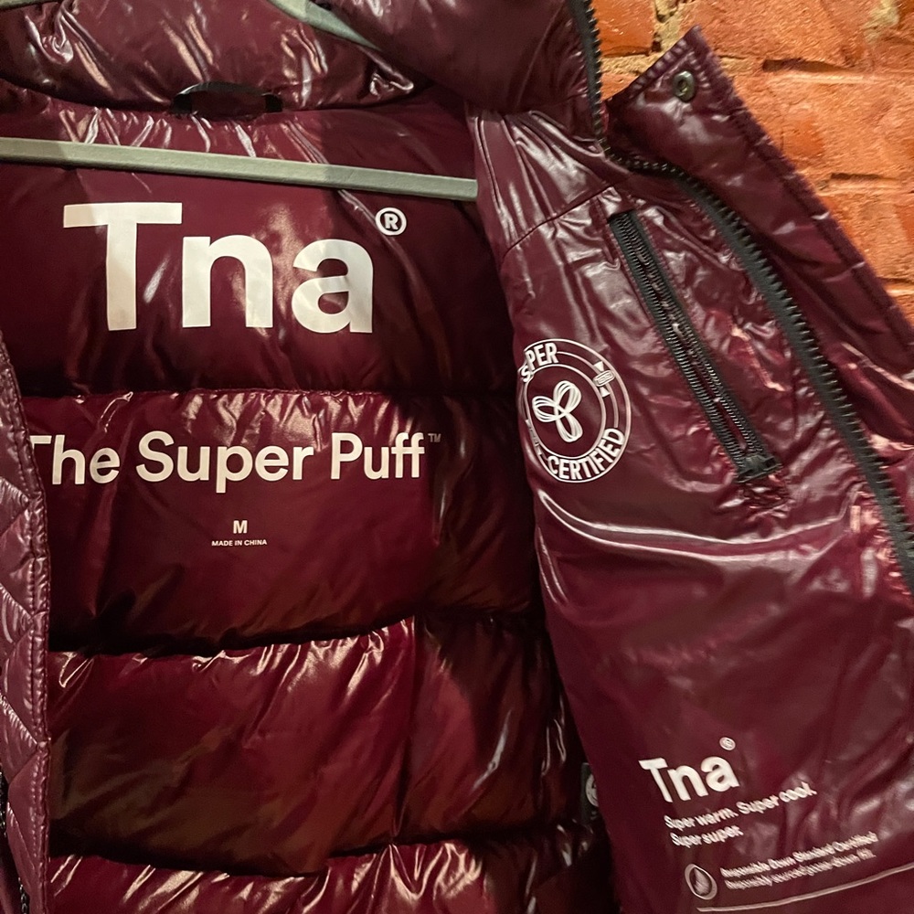 Aritzia TNA Super Puff